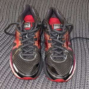 Brooks GTS Sneakers - Black and Red